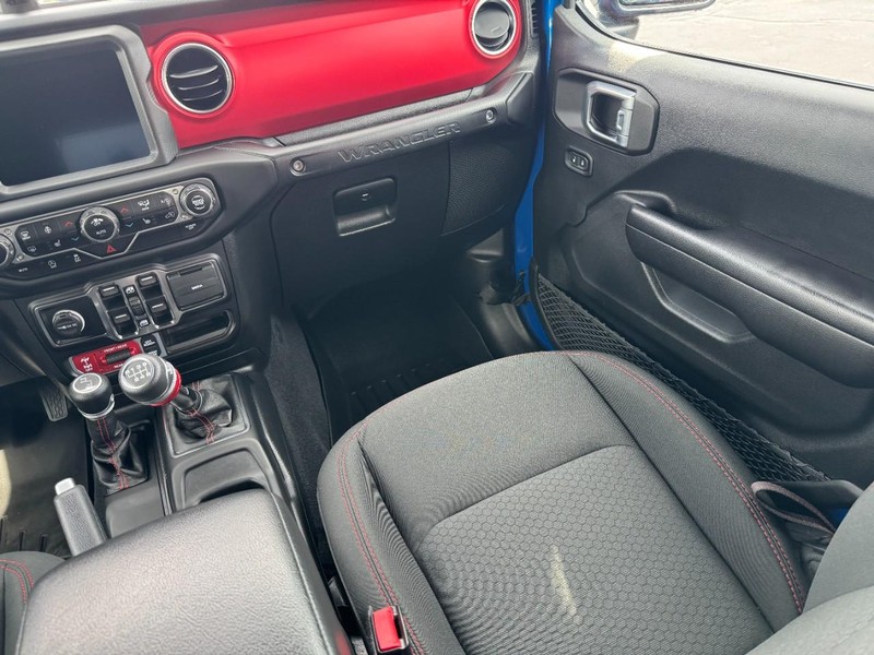 Jeep Wrangler Vehicle Image 15