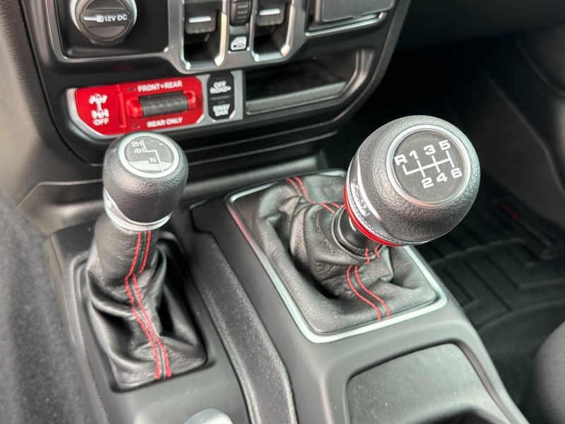 Jeep Wrangler Vehicle Image 19