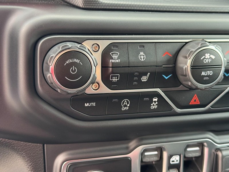 Jeep Wrangler Vehicle Image 21