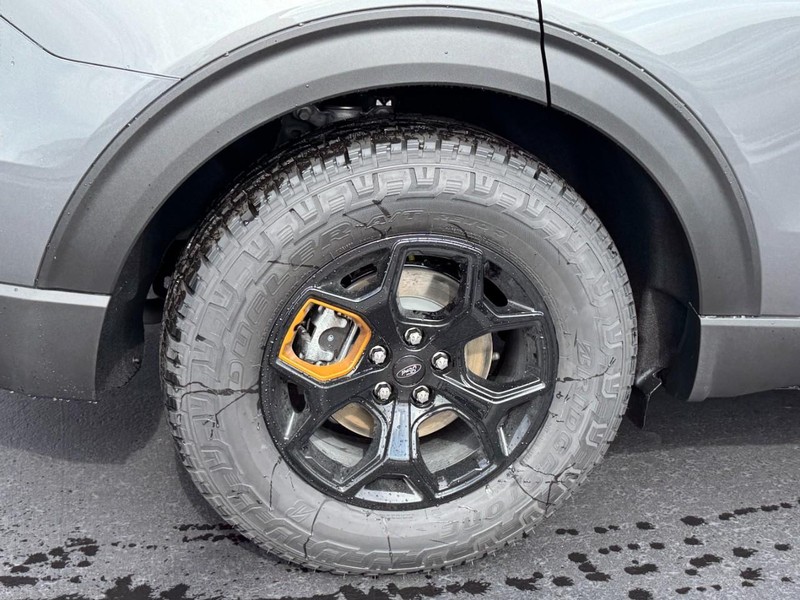 Ford Explorer Vehicle Image 04