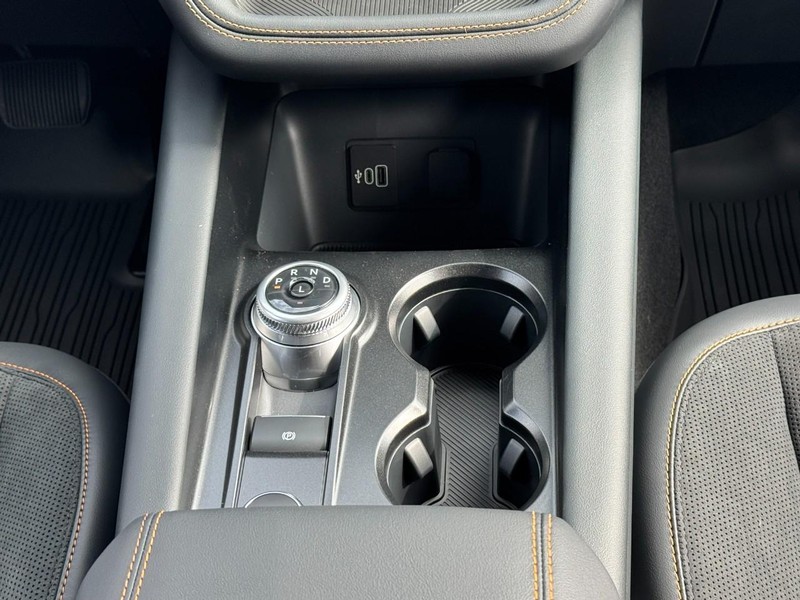 Ford Explorer Vehicle Image 10