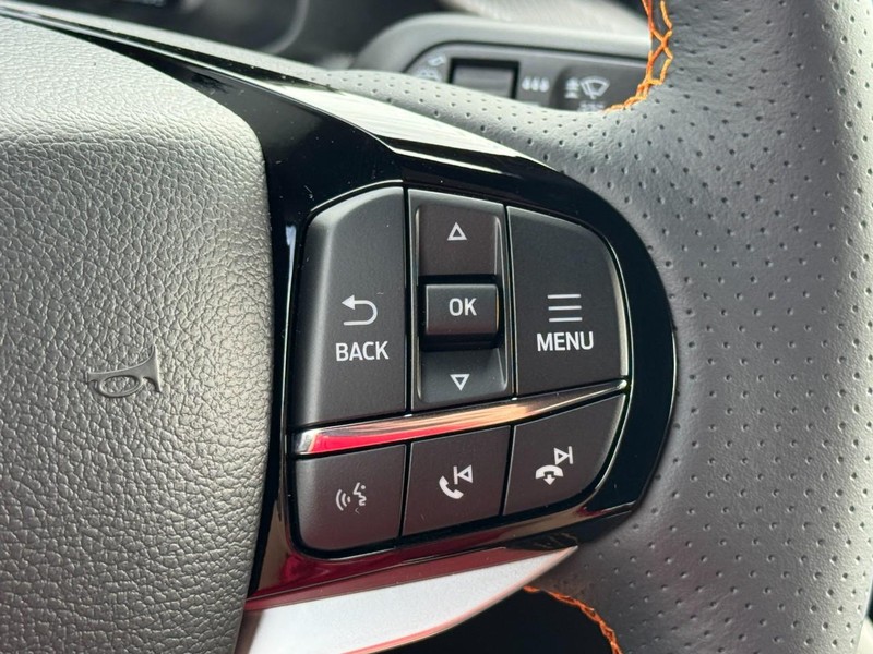 Ford Explorer Vehicle Image 13