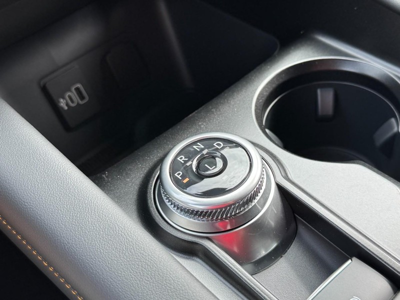 Ford Explorer Vehicle Image 14