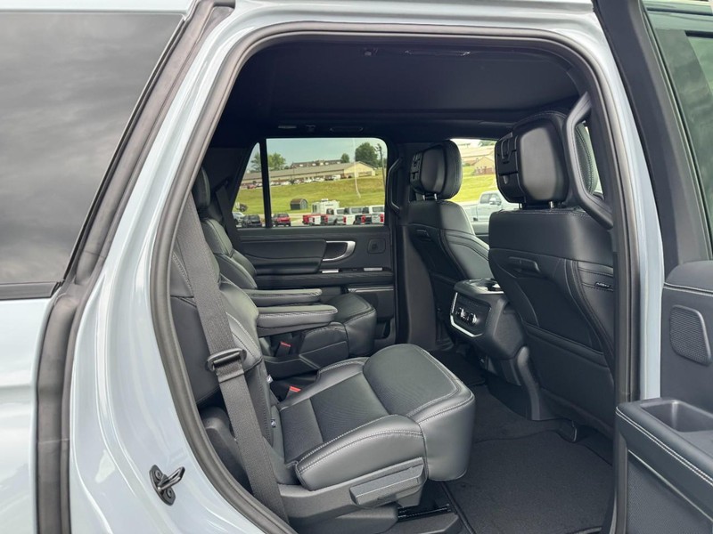 Ford Expedition Vehicle Image 05