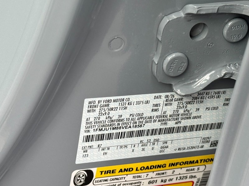 Ford Expedition Vehicle Image 17