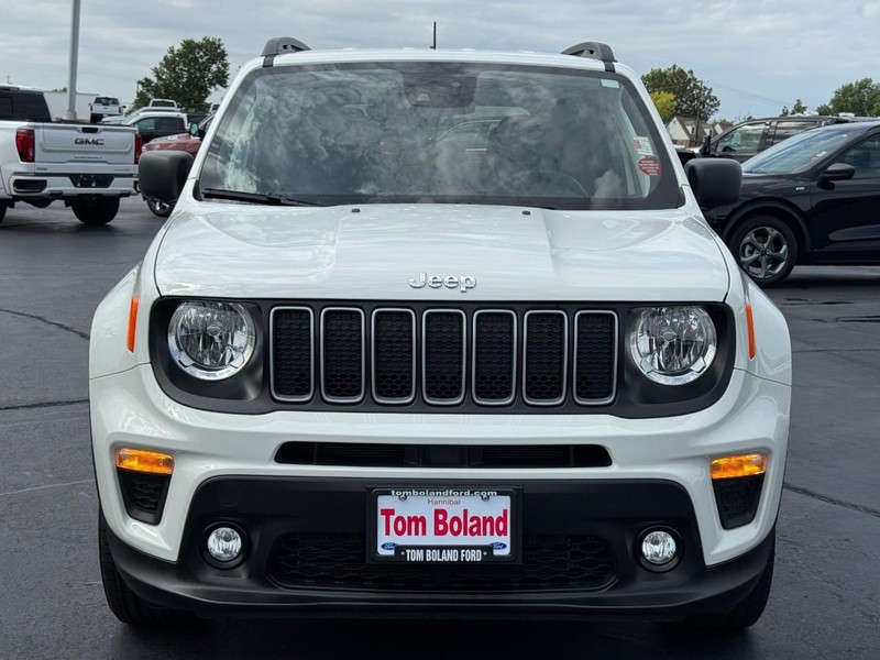 Jeep Renegade Vehicle Image 09