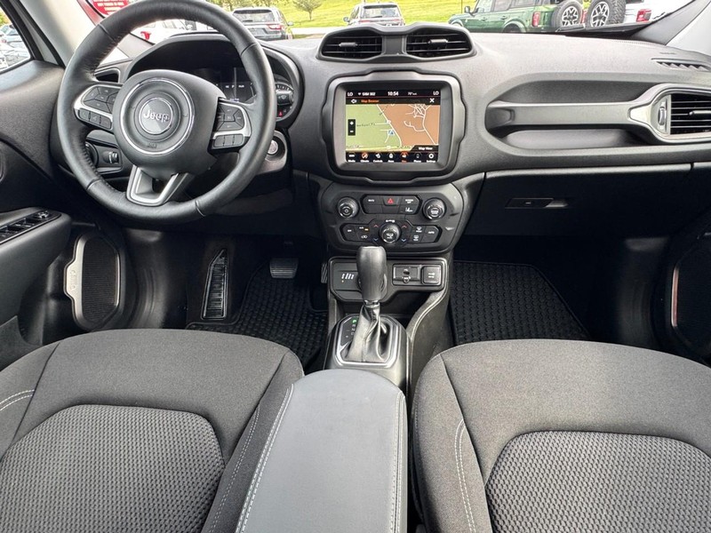 Jeep Renegade Vehicle Image 11
