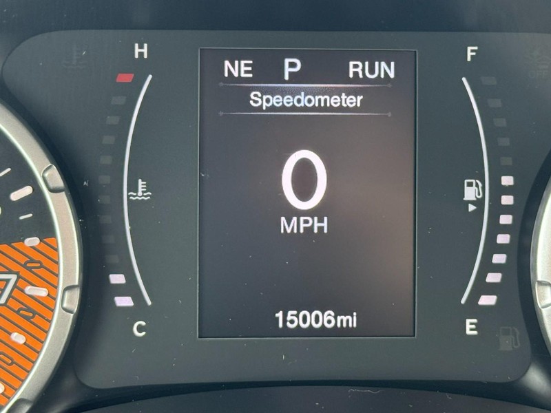 Jeep Renegade Vehicle Image 18