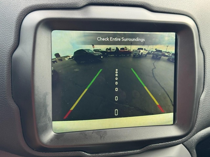 Jeep Renegade Vehicle Image 22