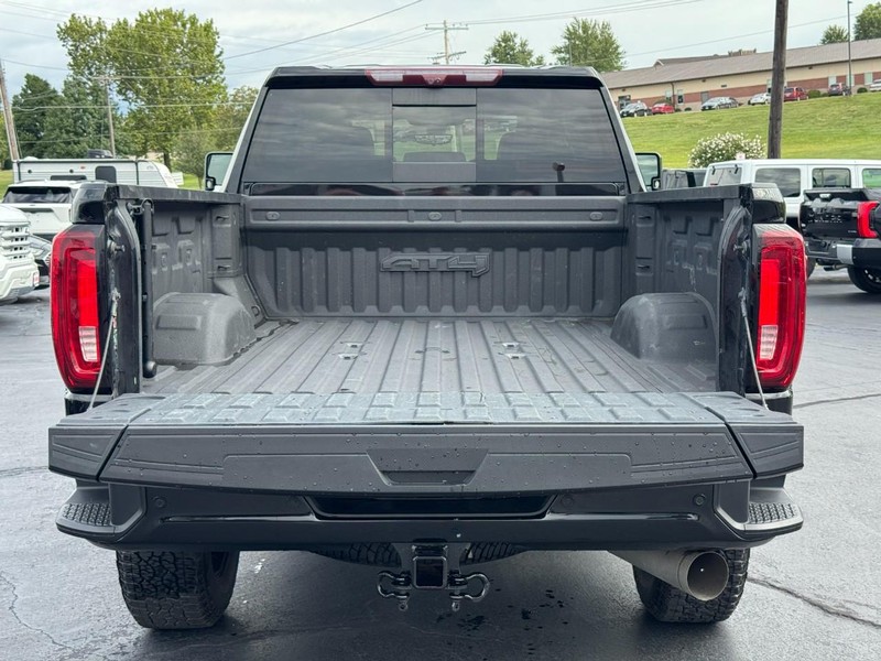 GMC Sierra 2500HD Vehicle Image 05