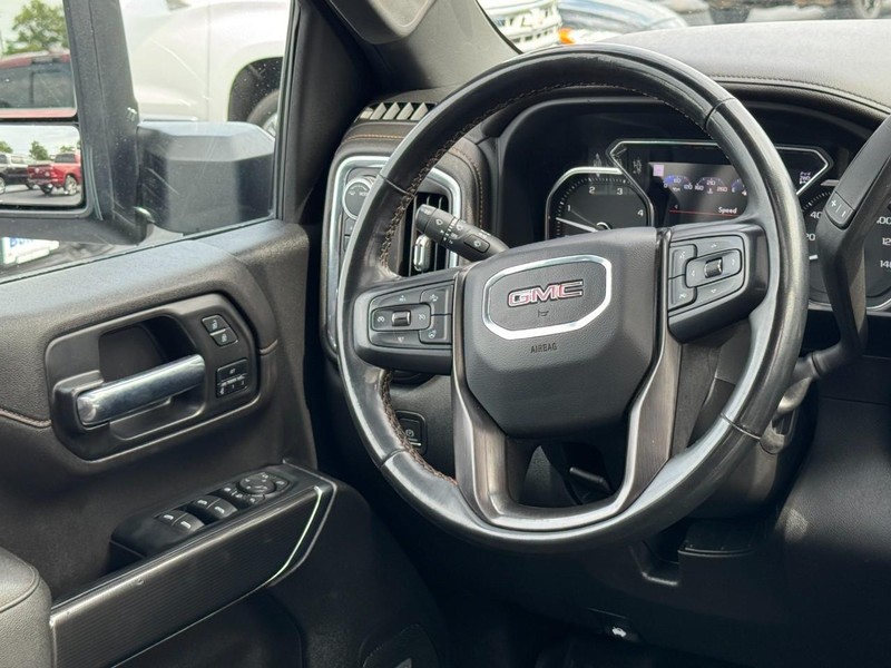 GMC Sierra 2500HD Vehicle Image 12