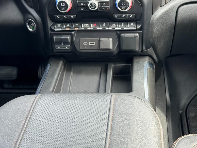 GMC Sierra 2500HD Vehicle Image 14