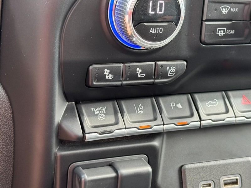 GMC Sierra 2500HD Vehicle Image 19
