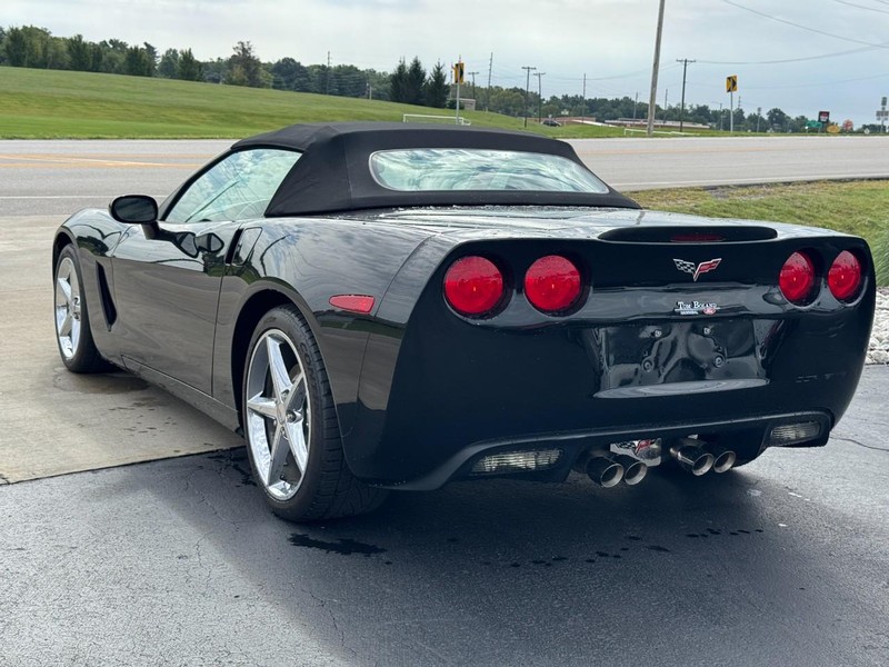 Chevrolet Corvette Vehicle Full-screen Gallery Image 06