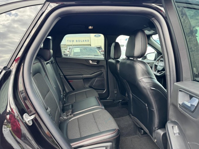 Ford Escape Vehicle Full-screen Gallery Image 10
