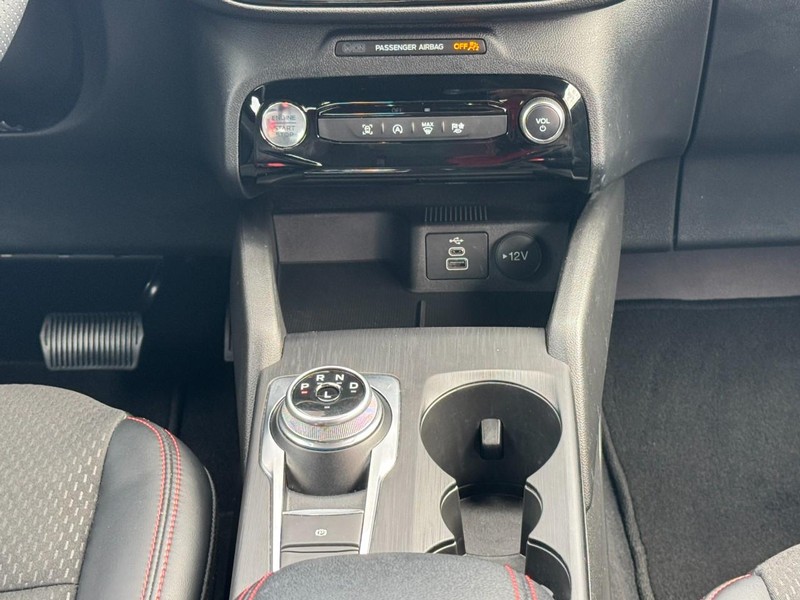 Ford Escape Vehicle Full-screen Gallery Image 14