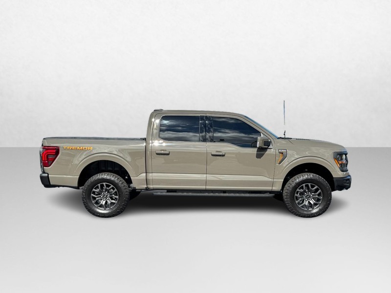 Ford F-150 Vehicle Full-screen Gallery Image 02