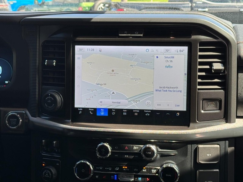 Ford F-150 Vehicle Full-screen Gallery Image 13