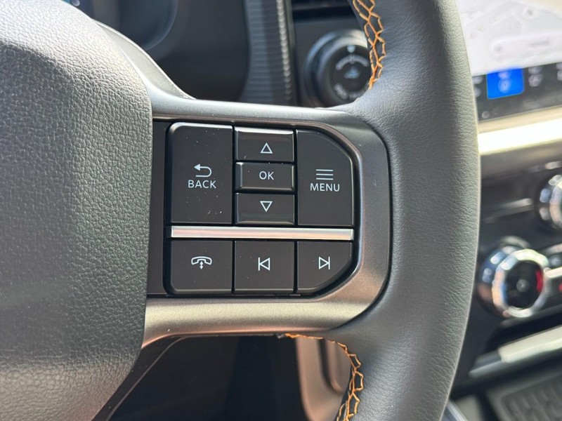 Ford F-150 Vehicle Full-screen Gallery Image 18