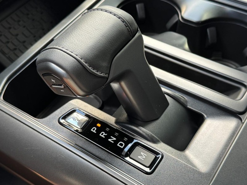 Ford F-150 Vehicle Full-screen Gallery Image 20