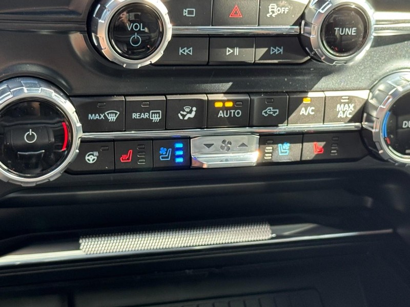 Ford F-150 Vehicle Full-screen Gallery Image 22