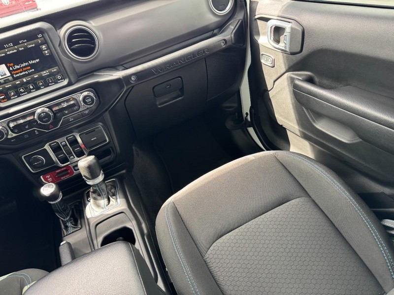 Jeep Wrangler 4xe Vehicle Image 15