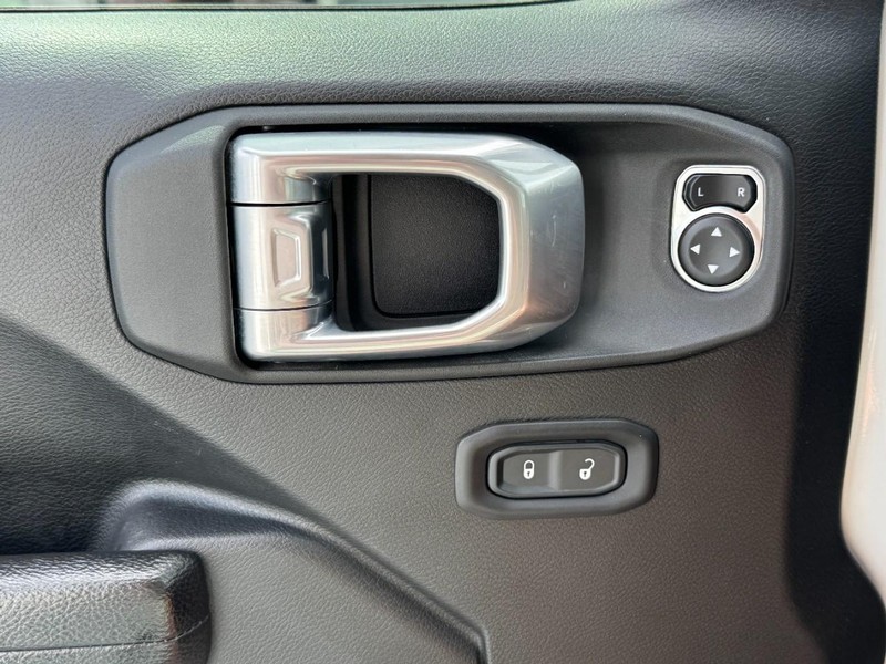 Jeep Wrangler 4xe Vehicle Image 23