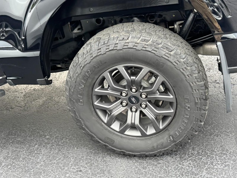 Ford F-150 Vehicle Full-screen Gallery Image 07