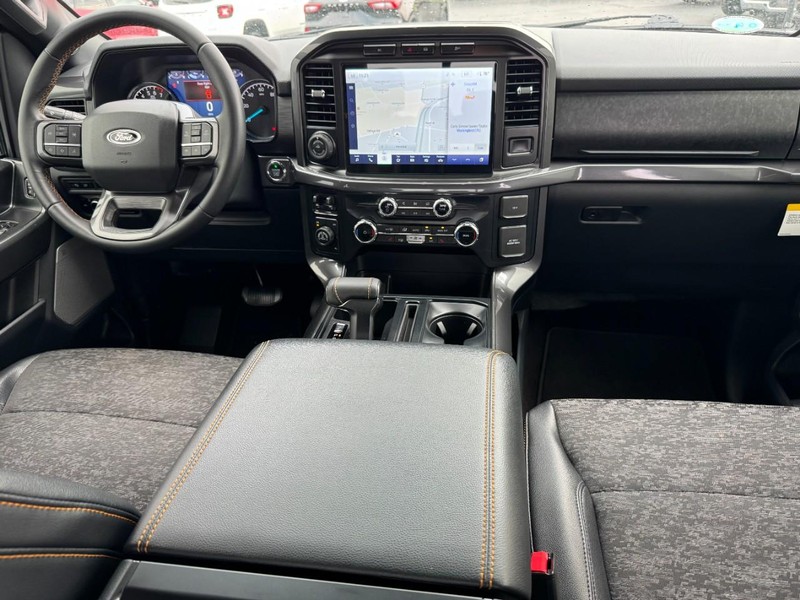 Ford F-150 Vehicle Full-screen Gallery Image 11