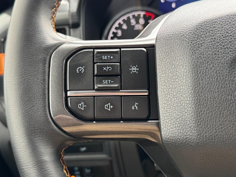 Ford F-150 Vehicle Full-screen Gallery Image 16