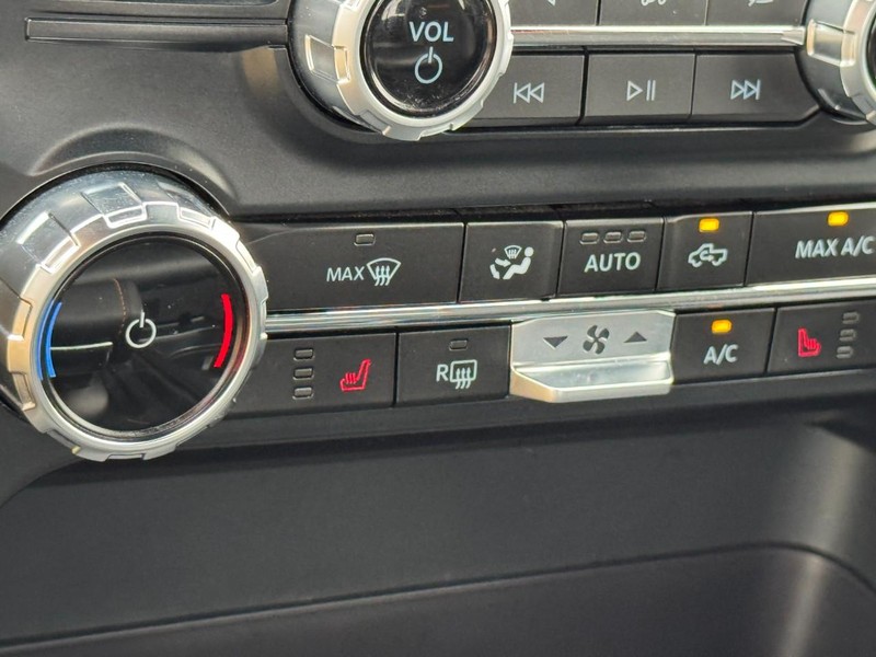 Ford F-150 Vehicle Full-screen Gallery Image 20