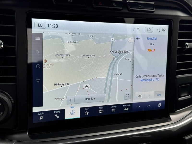 Ford F-150 Vehicle Full-screen Gallery Image 22