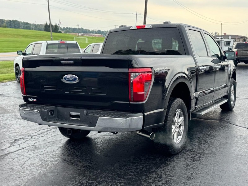 Ford F-150 Vehicle Full-screen Gallery Image 03