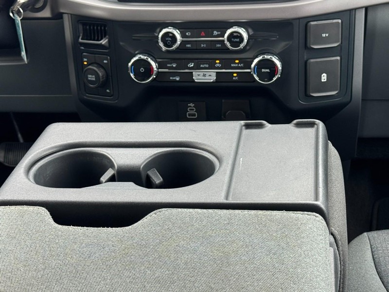 Ford F-150 Vehicle Full-screen Gallery Image 14