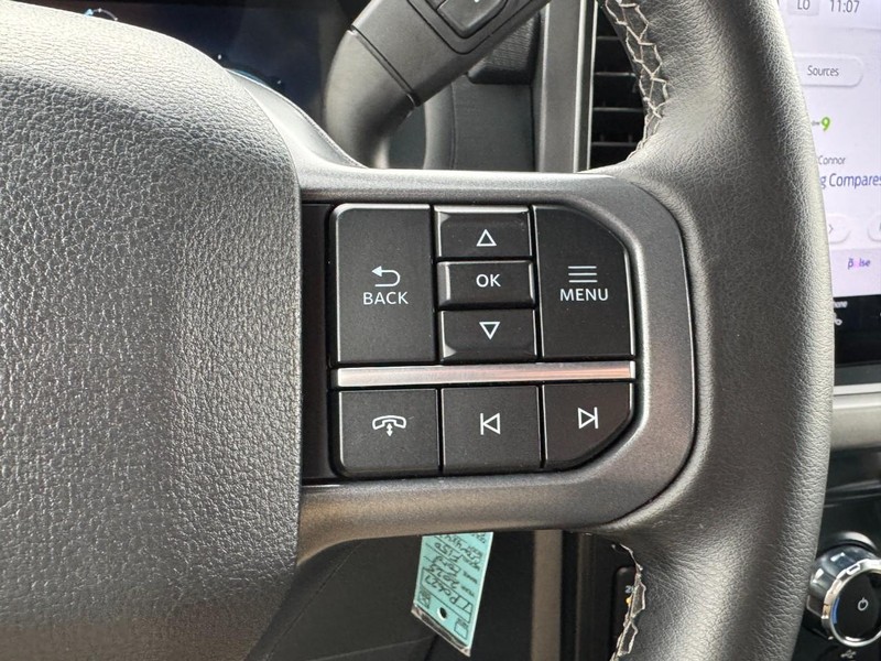 Ford F-150 Vehicle Full-screen Gallery Image 17