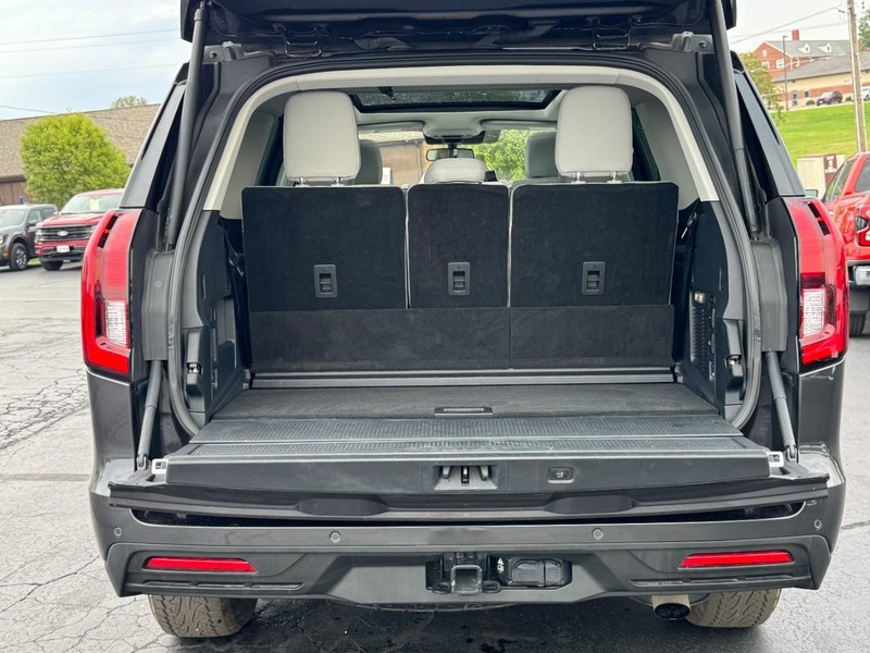 Ford Expedition Vehicle Full-screen Gallery Image 05