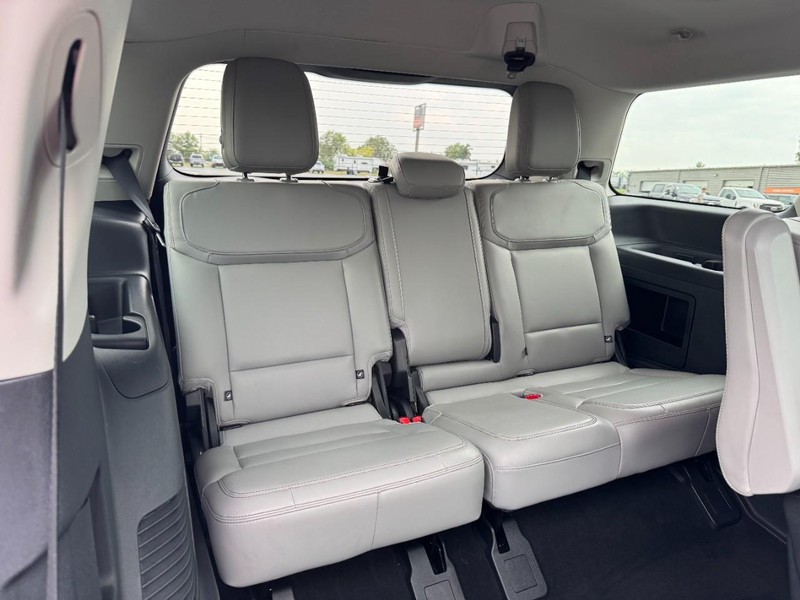 Ford Expedition Vehicle Full-screen Gallery Image 11