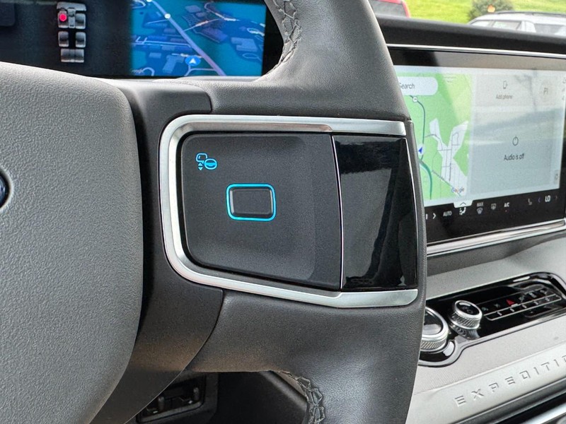 Ford Expedition Vehicle Full-screen Gallery Image 18