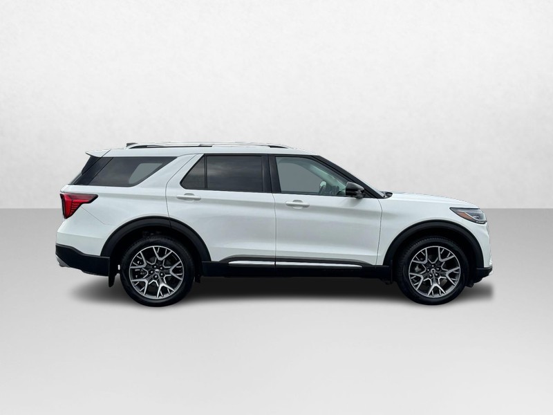 Ford Explorer Vehicle Full-screen Gallery Image 02
