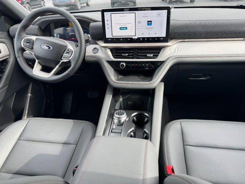 Ford Explorer Vehicle Image 07