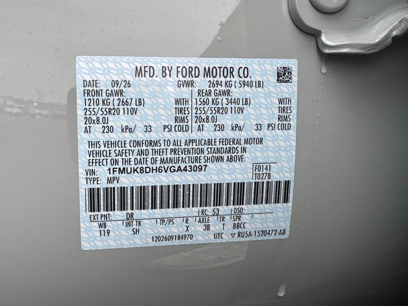 Ford Explorer Vehicle Image 18