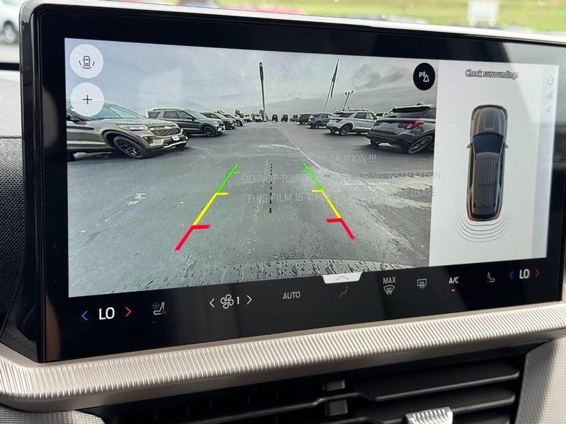 Ford Explorer Vehicle Image 15