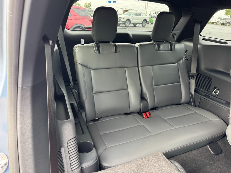 Ford Explorer Vehicle Image 06