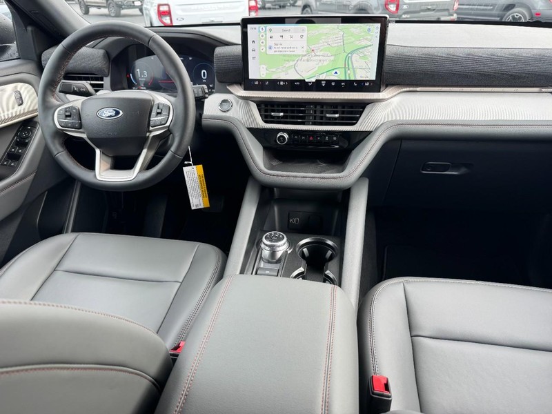 Ford Explorer Vehicle Image 07