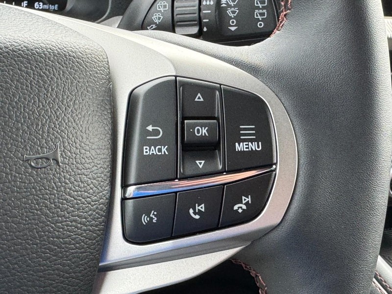 Ford Explorer Vehicle Image 12