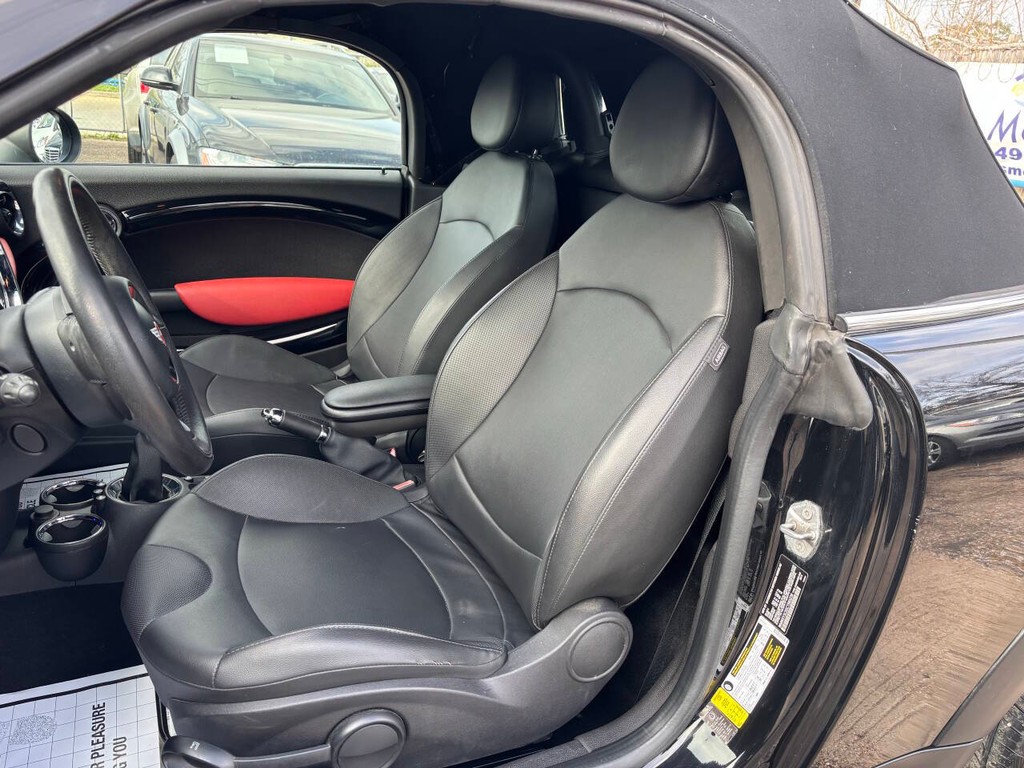 MINI Cooper Roadster Vehicle Full-screen Gallery Image 07