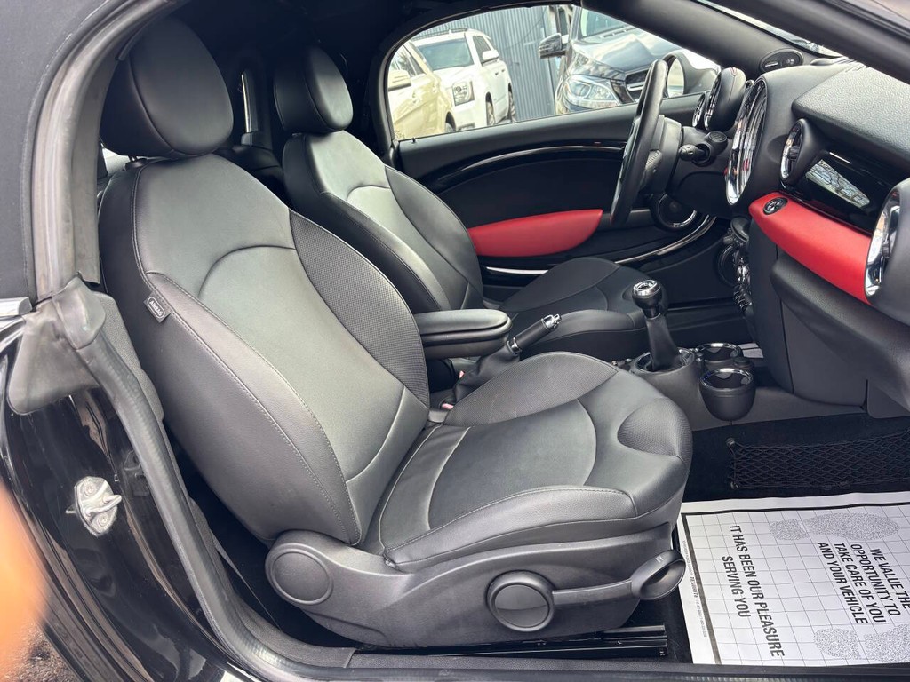 MINI Cooper Roadster Vehicle Full-screen Gallery Image 10