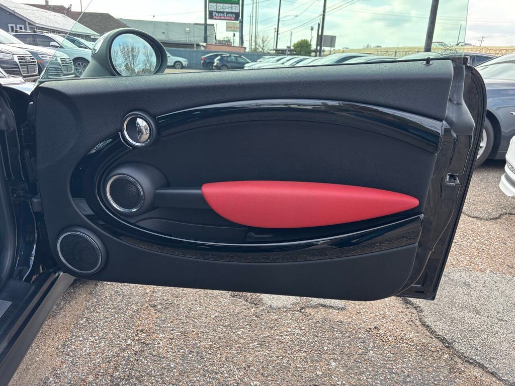 MINI Cooper Roadster Vehicle Full-screen Gallery Image 12