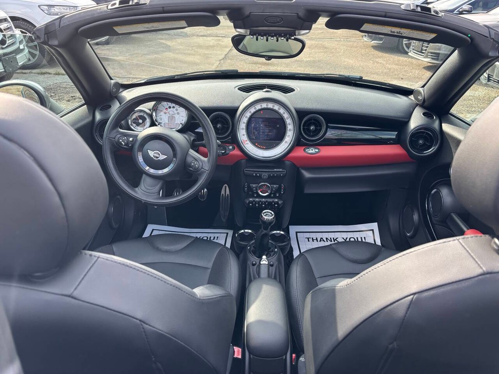 MINI Cooper Roadster Vehicle Full-screen Gallery Image 19