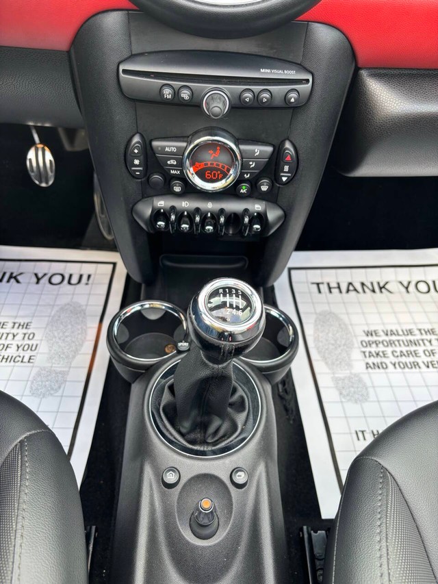 MINI Cooper Roadster Vehicle Full-screen Gallery Image 22